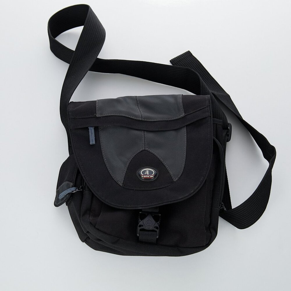 Tamrac Black Gray Crossbody Camera Bag 20902